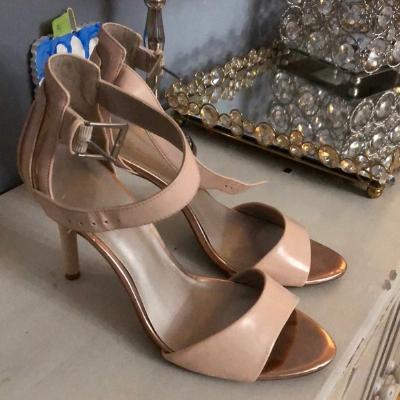 Shoes - Picture 1 of 3